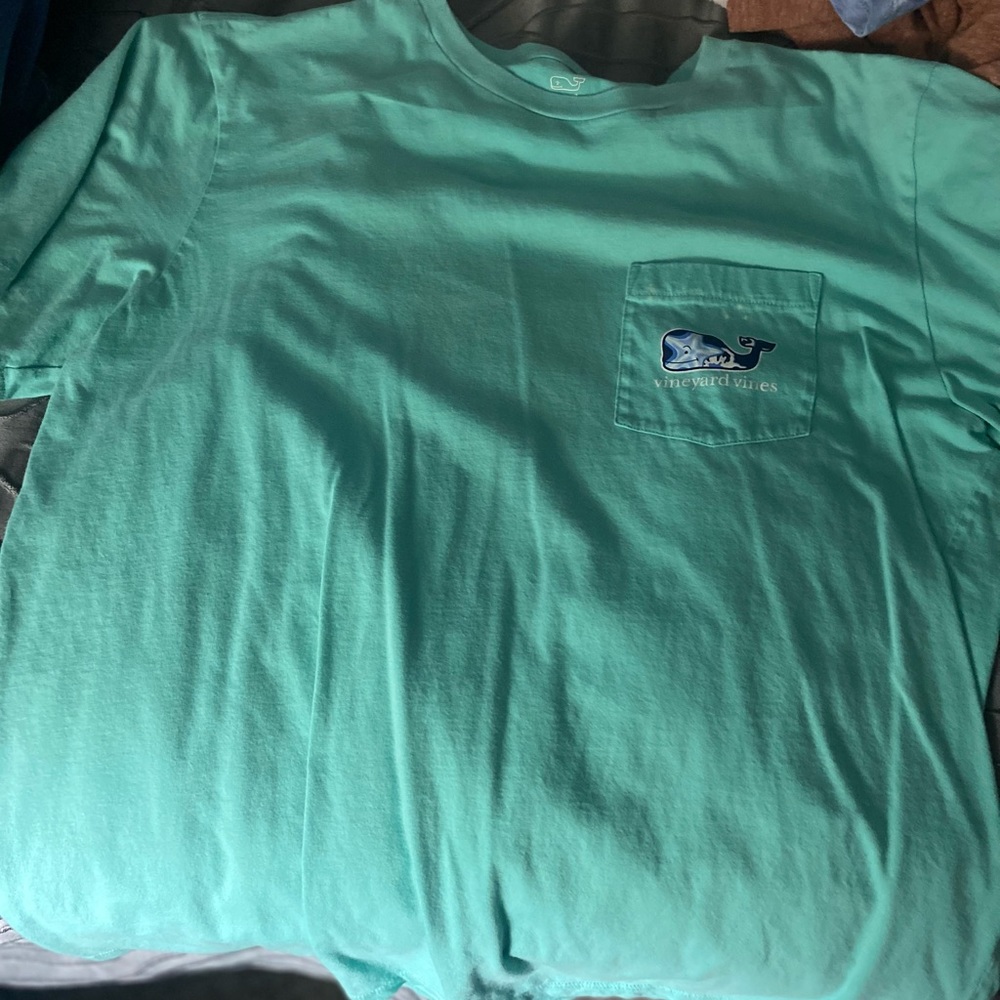 A vineyard vines